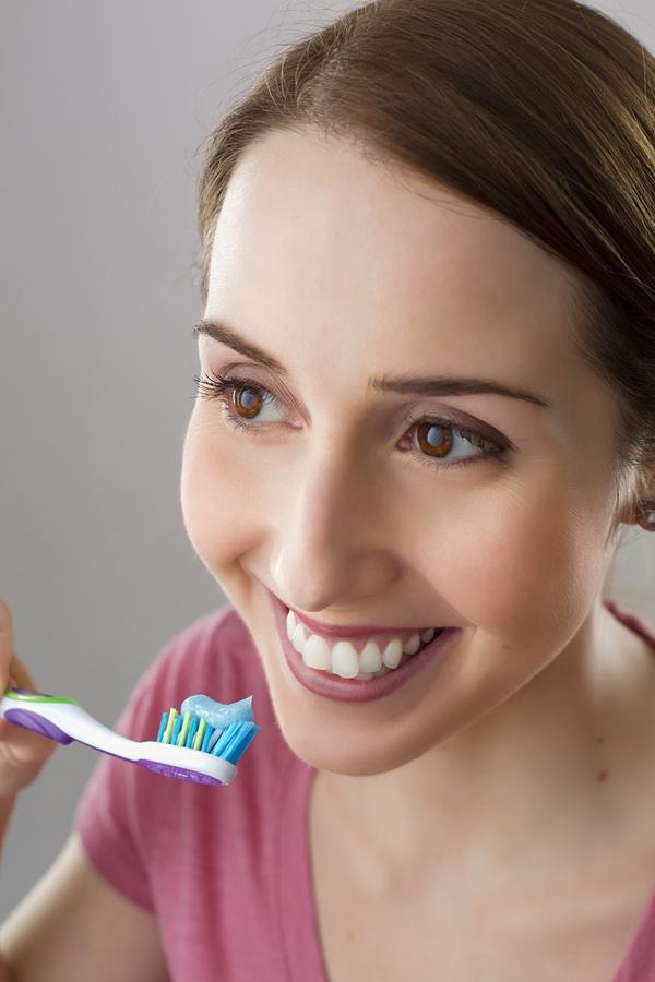 Jak zadbać o zdrowie jamy ustnej? - Regularna higiena, dieta i wizyty u dentysty.